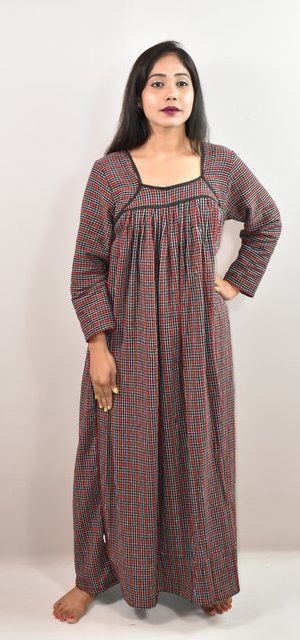 Red Winter Wooolen Cotton Nighty Square neck With Pipien